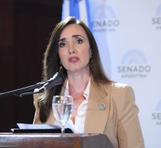 LA “NO INVITADA”