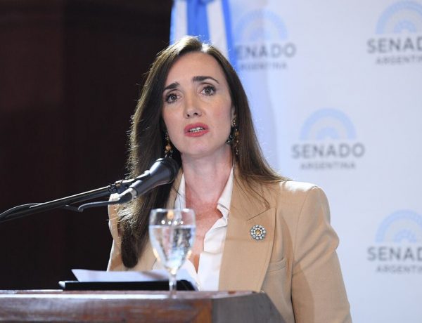 LA “NO INVITADA”
