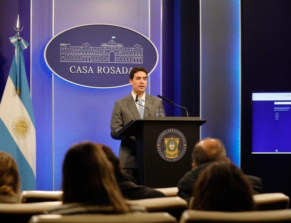 LAS IRONÍAS DEL PODER
